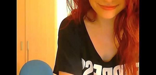  redhaired redhead in t shirt strips off to nothing -tinycam.org